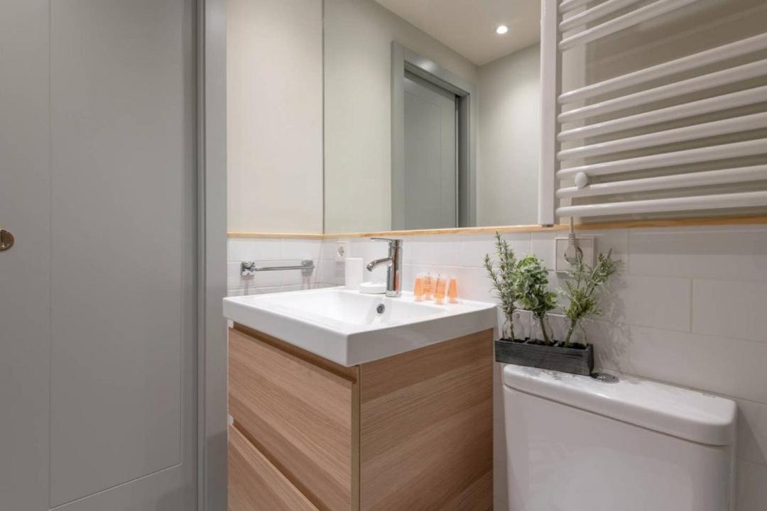 Sophisticated Brand New Flat Apartment Madrid Exterior foto